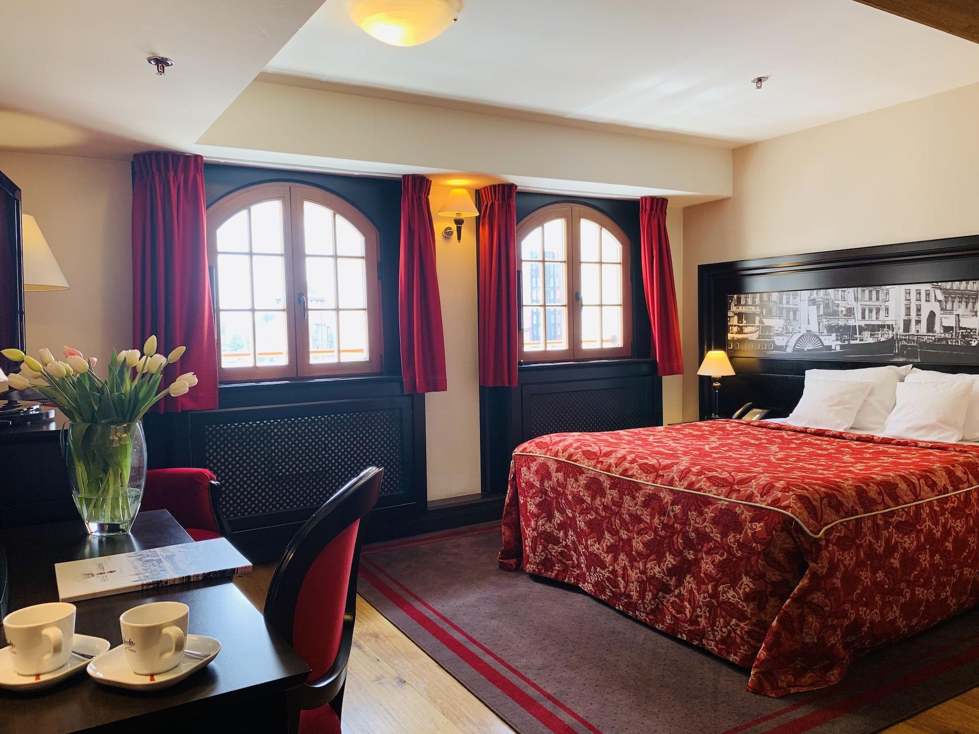 โรงแรมกดัญสก์ บูทิก ภายนอก รูปภาพ A room at the hotel