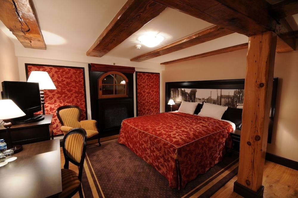 โรงแรมกดัญสก์ บูทิก ภายนอก รูปภาพ A room at the hotel