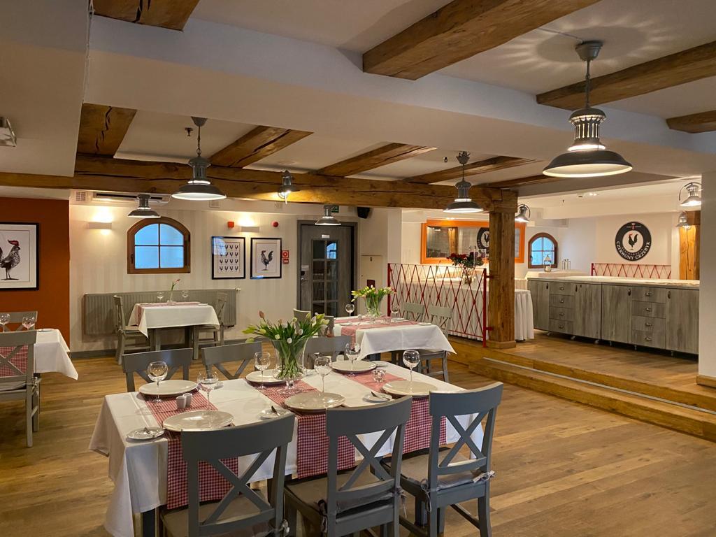 โรงแรมกดัญสก์ บูทิก ภายนอก รูปภาพ The restaurant