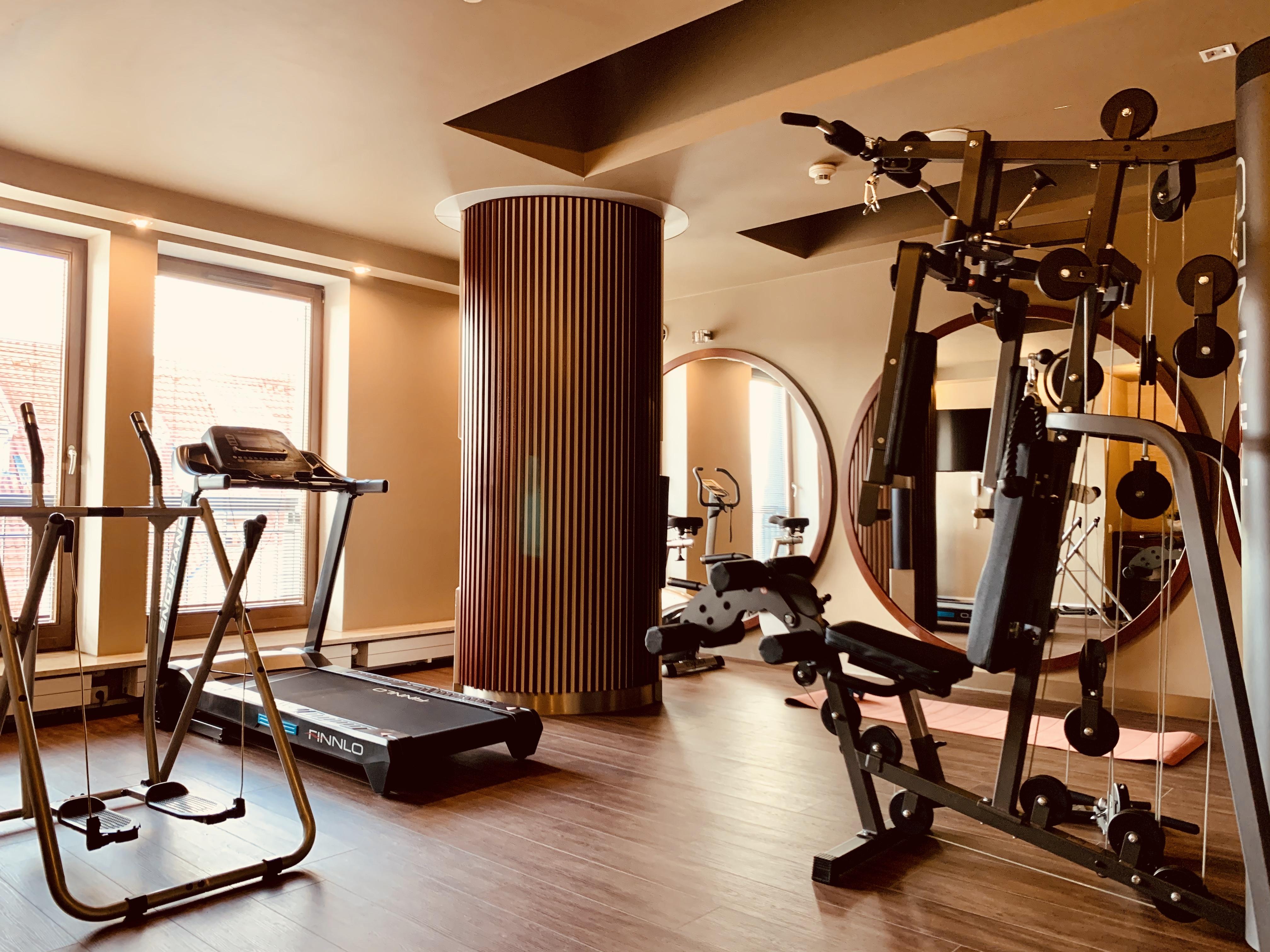 โรงแรมกดัญสก์ บูทิก ภายนอก รูปภาพ The gym at the hotel