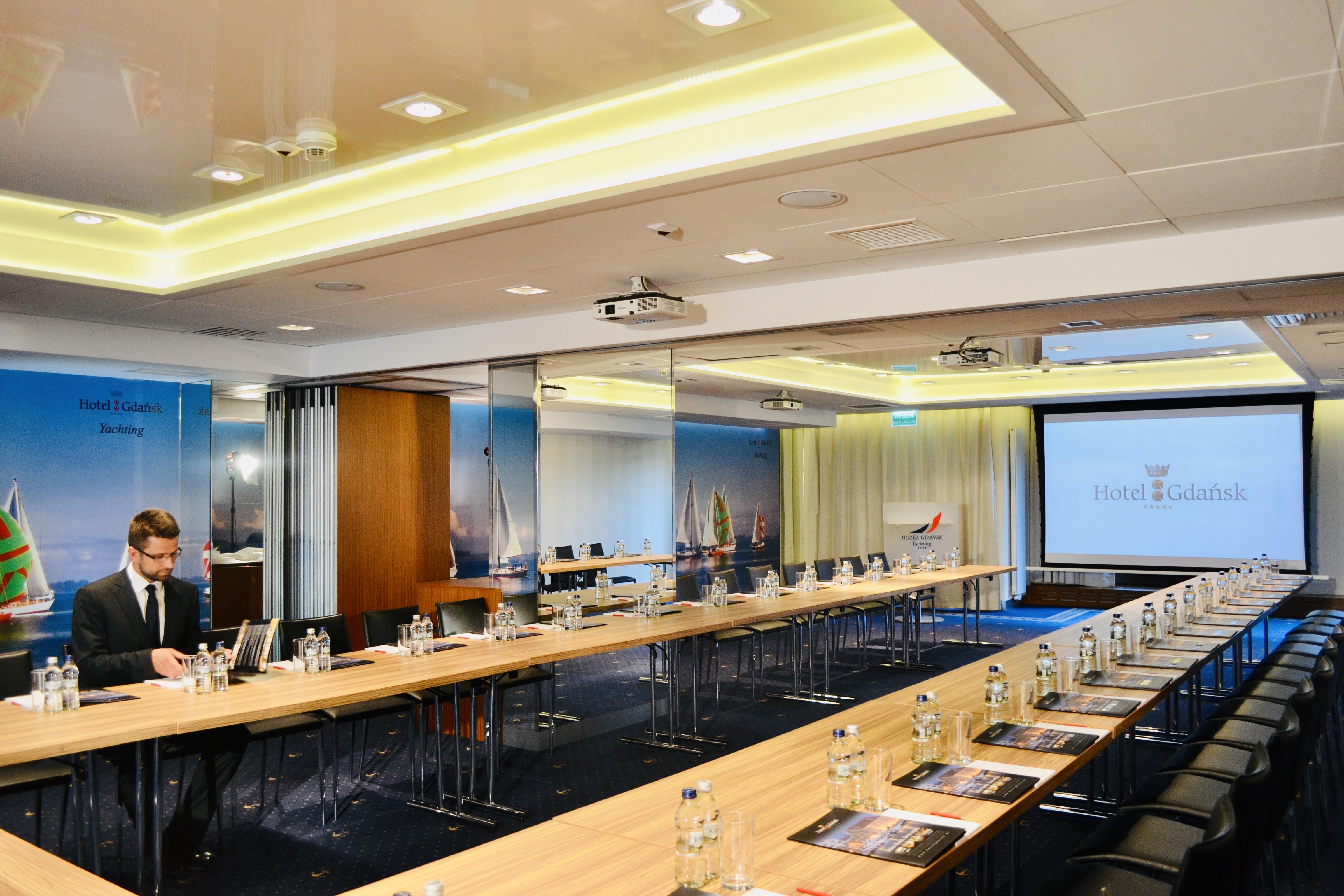 โรงแรมกดัญสก์ บูทิก ภายนอก รูปภาพ The European Association for International Economic Affairs
