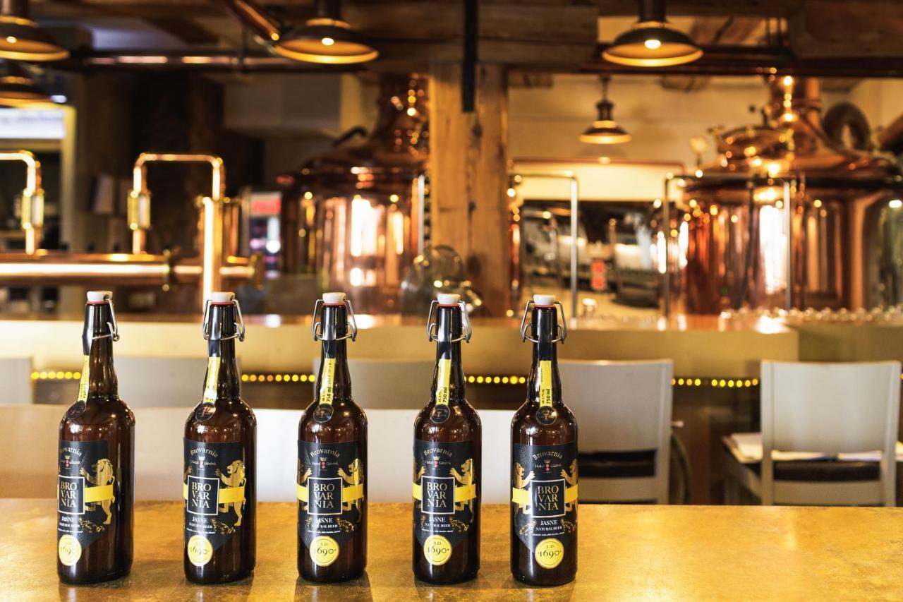 โรงแรมกดัญสก์ บูทิก ภายนอก รูปภาพ Beer bottles at the brewery