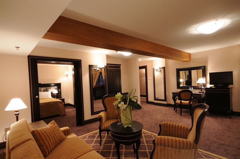 โรงแรมกดัญสก์ บูทิก ภายนอก รูปภาพ Suite