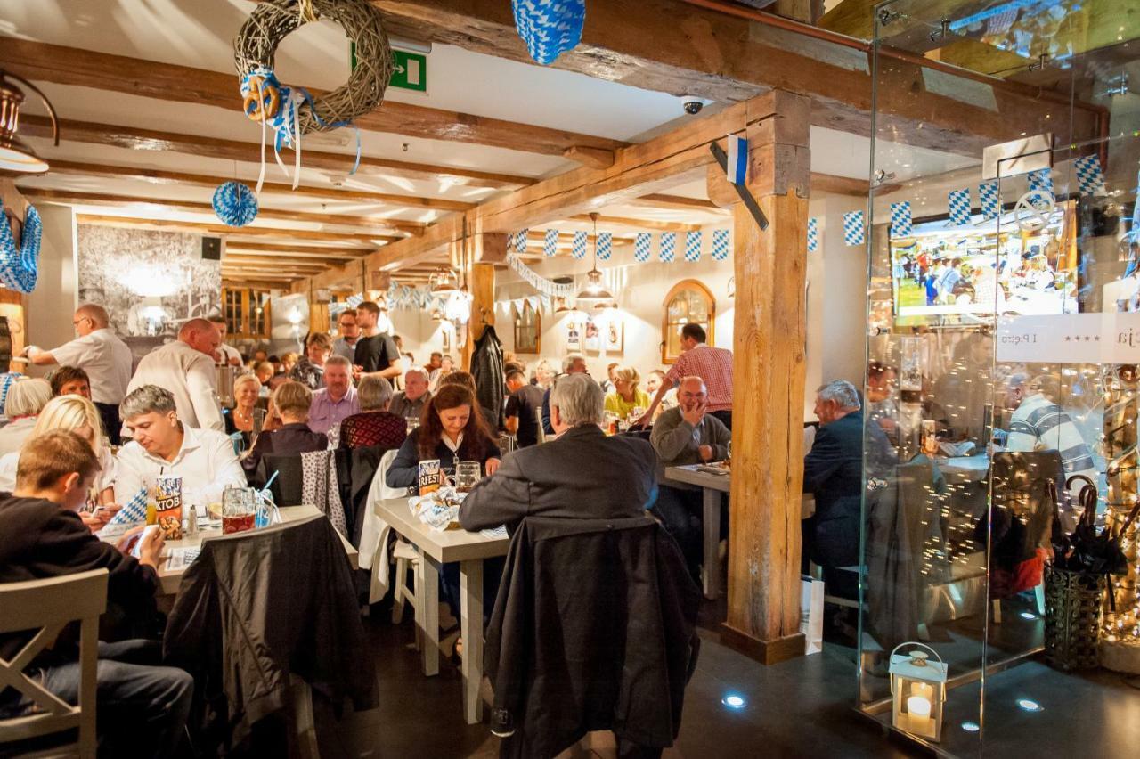 โรงแรมกดัญสก์ บูทิก ภายนอก รูปภาพ Restaurant "Schiff"